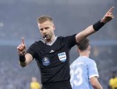 السويدي جلين نيبرج حكما لمباراة مصر والإمارات في كأس العرب