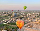 زوار العالم يزينون سماء الأقصر.. تحليق 30 رحلة بالون طائر على متنها 650 سائحا