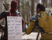 كواليس ساخرة من Deadpool & Wolverine.. رينولدز يساعد جاكمان على القراءة