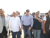 وزير الرى يتفقد مخرات سيول بنى سويف للاطمئنان على حالة منشآت الحماية من السيول