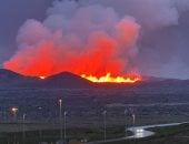 إخلاء إجباري للمواطنين.. بركان أيسلندا يثور ويقذف حمما فى السماء