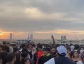 توافد جماهيري كبير استعدادا لحفل "ويجز" بمهرجان العلمين الجديدة.. فيديو