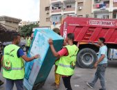 رئيس جهاز أكتوبر يقود أكبر حملة لإزالة الإشغالات والمخالفات فى تاريخ المدينة.. ويؤكد: لا بديل عن القضاء على العشوائية.. محمد مصطفى: الحملة استمرت 4 أيام وأسفرت عن تنفيذ 707 قرارات ولا تهاون مع المقصرين.. صور