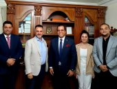 جامعة حلوان تعزز التعاون مع الملحقية الثقافية العراقية