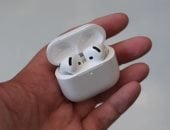 بحركة رأسك هتتحكم فى الايفون.. خاصية جديدة لأول مرة فى سماعة AirPods