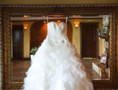 احتفظي بذكرياتك الجميلة.. نصائح لتخزين فستان الزفاف بطريقة صحيحة