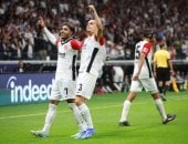 مرموش يسجل في فوز آينتراخت ضد مونشنجلادباخ 2-0 بالدوري الألماني