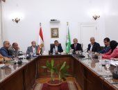 محافظ الجيزة يكلف بإزالة مخالفات بعقارات بالدقى وقطع المرافق عن مخبز مخالف بالعجوزة