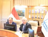 وزير التعليم العالي يجتمع بمجلس جامعة حلوان فى أول أيام الدراسة.. تقاصيل