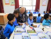 وزير التعليم: متابعة الواجبات المدرسية وكراسة الحصة مسئولية المعلمين.. صور