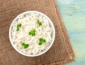 طريقة عمل الأرز الأبيض بطرق مختلفة ..المستكة والليمون أبرزها