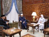 شيخ الأزهر يستقبل رئيس معهد "ديا ماليلا" الإندونيسى 