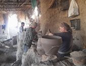 ريحة زمان.. هنا يصنع الزير والقلة القناوى داخل أقدم مكان بالمحروسة.. فيديو