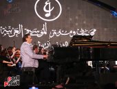 خالد حماد يمتع جمهور مهرجان الموسيقى العربية بأجمل مقطوعاته الموسيقية.. صور 