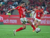 فحص طبي يحدد موقف طاهر من دخول قائمة الأهلي في قمة الدوري أمام الزمالك 