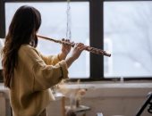 أبراج بتخفف آلام أحبائها بالموسيقى والغناء.. أبرزهم الميزان والحمل