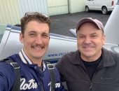 مايلز تيلر ينعى مدرب الطيران فى فيلم Top Gun: Maverick