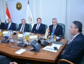 وزير التموين يستعرض خطة توطين صناعة صوامع الحبوب في مصر