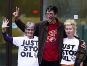 منع ناشطين من الاحتجاج فى لندن بعد إلقاء الحساء على لوحة لفان جوخ