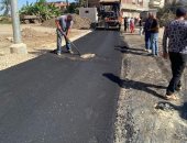 نائب محافظ دمياط تتابع أعمال الطرق المنفذة ضمن "حياة كريمة" بكفر سعد  