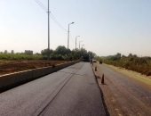 استكمال أعمال رصف طريق نصر النوبة - كوم أمبو بطول 10 كم