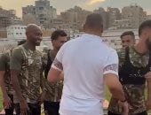 شاهد.. لاعبو الزمالك يستقبلون عبد الواحد السيد بالأحضان.. ومدير الكرة: بداية خير