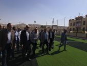 محافظ المنيا يتفقد تطوير مركز شباب بنى حسن الشروق ضمن مشروعات "حياة كريمة"