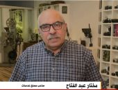 مصمم بصريات مصرى ينتج تلسكوبات وينقل تعليم الحرفة لمحبيها.. فيديو