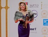 هالة سرحان ودينا وكلوديا حنا على ريد كاربت افتتاح مهرجان القاهرة السينمائى.. صور 