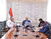 وزير العمل يوجه مكاتب التمثيل العمالى بالخارج لتوفير وظائف للشباب المصرى