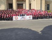 طلاب من أجل مصر يصطفون أمام قبة جامعة القاهرة استعدادا لانتخابات الاتحادات