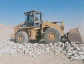 إزالة 5 حالات تعدى على أراضى أملاك الدولة بمركز أرمنت غرب الأقصر.. صور