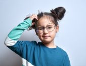 4 إشارات غير لفظية لطفلك هتقولك حاسس بإيه دلوقتى.. مضايق ولا مبسوط