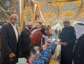 وزير الأوقاف يكرم إمام مسجد الروضة الناجى من حادث الإرهاب ويتعهد بدعم أبناء الشهداء.. فيديو