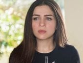 خروج والد مى عز الدين من غرفة العمليات بعد إجراء عملية جراحية دقيقة