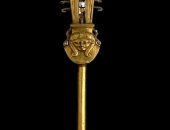 مقتنيات المتحف المصري.. سيستروم الذهب مع رئيس الإلهة حتحور