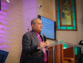 رئيس الطائفة الإنجيلية يشارك فى احتفال رأس السنة الميلادية بكنيسة مصر الجديدة