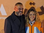 أشرف عبد الباقى وابنته زينة يحتفلان بالعرض الخاص لفيلم مين يصدق