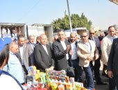 القابضة للصناعات الغذائية تشارك بسيارات سلعية فى سوق اليوم الواحد ببنى سويف