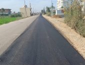 رصف طريق الكوم الأخضر بحوش عيسى فى البحيرة بتكلفة 3.5 مليون جنيه