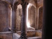 جمال إسكندرية.. مقابر كوم الشقافة كنز أثرى من العصر الرومانى.. اكتشفت بالصدفة فى راكوتيس القديمة حى كرموز حاليا.. مقابر لكبار الشخصيات تحولت للعامة بالعصور المتقدمة.. سعر التذكرة 30 جنيه والطلاب 10 جنيهات.. صور