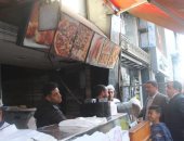 حملات مكثفة لرفع الإشغالات ومتابعة رخص المحال العامة بمراكز المنيا