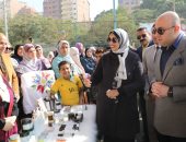 محافظ بنى سويف يستمع لشكاوى أهالى الواسطى خلال تفقد فاعليات مبادرة "بداية"