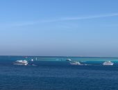 أجواء خريفية ممتعة بالغردقة.. سطوع للشمس وهدوء فى حركة الأمواج والرياح.. فيديو