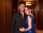 مي كساب بإطلالة جذابة برفقة زوجها أوكا في جلسة تصوير جديدة