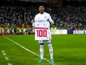 حسام عبد المجيد يحتفل بالمشاركة فى 100 مباراة مع الزمالك أمام المصرى