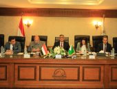 محافظ الجيزة لرؤساء الأحياء والمراكز: رضاء المواطن أولوية