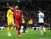 محمد صلاح يتصدر التشكيل المثالى للجولة الـ17 بالدوري الإنجليزي 