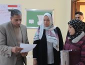 مدير تعليم الجيزة يتابع استعدادات المدارس لامتحانات نصف العام