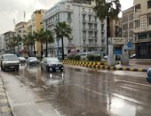 أمطار غزيرة تضرب الإسكندرية بالتزامن مع نوة رأس السنة.. فيديو وصور